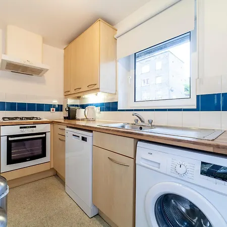 Charming 1Br Apt W Patio In Battersea London Exterior photo