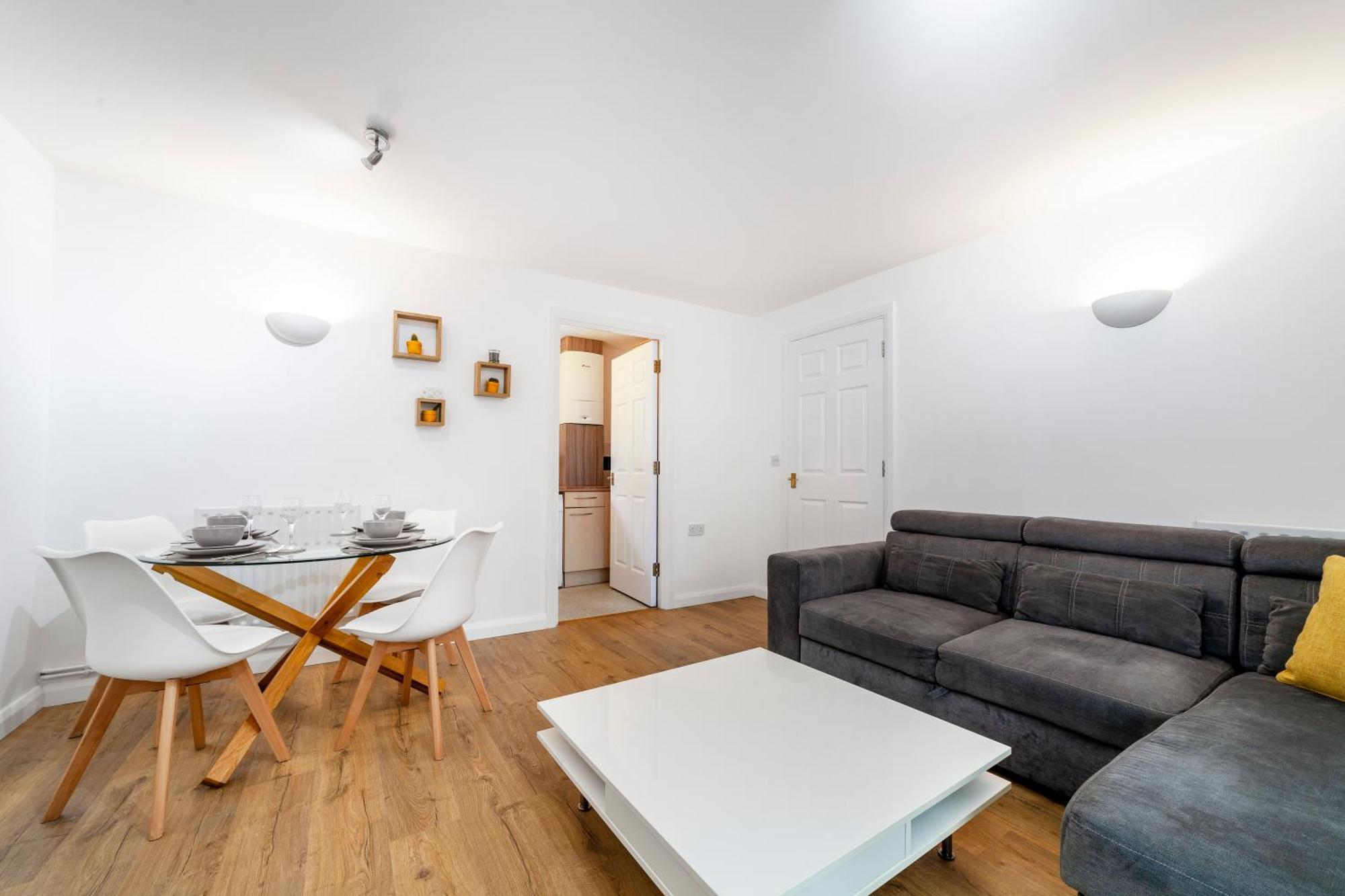 Charming 1br W Patio In Battersea * Londres